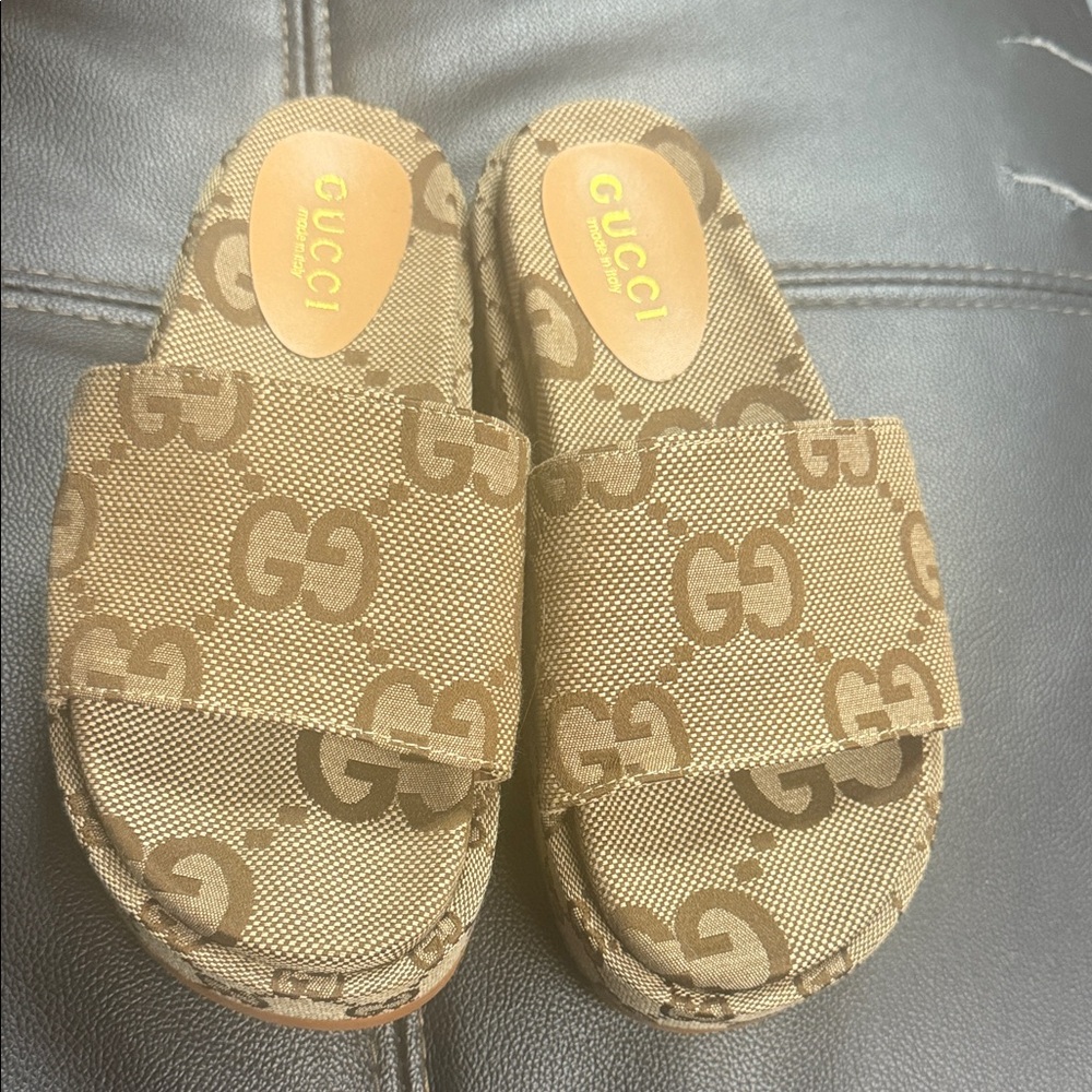 Gucci  Tan GG Logo Slippers